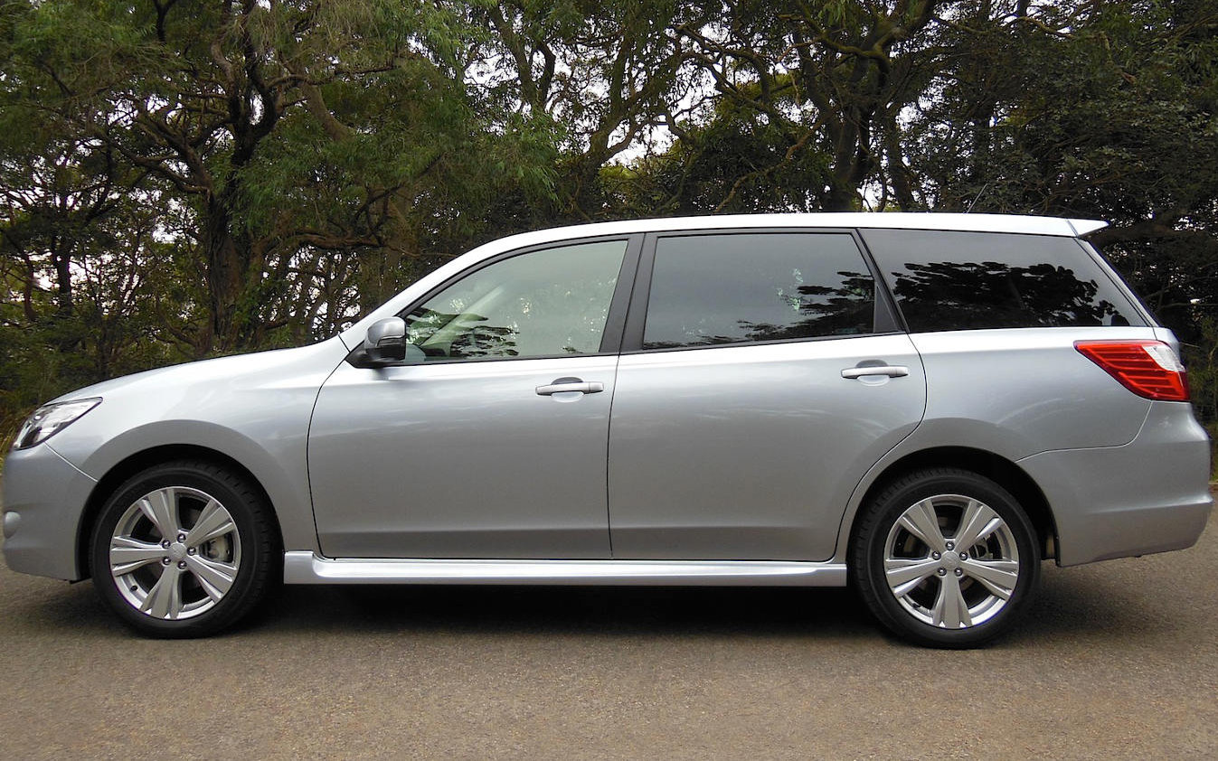 Subaru Exiga Crossover 7 turbo 2017 | SUV Drive